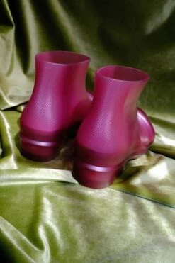 LOEWETransparent Red Rubber Pull-On Ankle Boot -Patagonia Clothing Shop LOEWE Transparent Red Rubber Pull On Ankle Boot 20220822215247