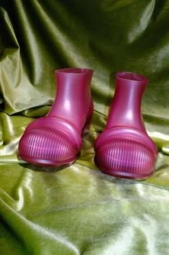 LOEWETransparent Red Rubber Pull-On Ankle Boot -Patagonia Clothing Shop LOEWE Transparent Red Rubber Pull On Ankle Boot 20220822215252