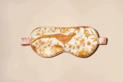 MurakiMURAKI 100% MULBERRY SILK EYE MASK - PEARL PINK BIRD PRINTED -Patagonia Clothing Shop MURAKI 100 MULBERRY SILK EYE MASK PEARL PINK BIRD PRINTED 20211109195830