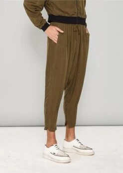 BERENIKUnisex Berenik LOOSE ELASTIC CUPRO BIAS PANTS - Khaki -Patagonia Clothing Shop PANTS LOOSE ELASTIC CUPRO BIAS khaki 20210521084632 2