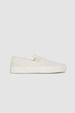 Common ProjectsSlip On In Canvas - Off White