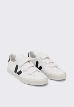 VEJARecife Logo Chromefree Leather Sneakers - White/Black -Patagonia Clothing Shop VEJA Recife Logo Chromefree Leather Sneakers White Black 20230517134334