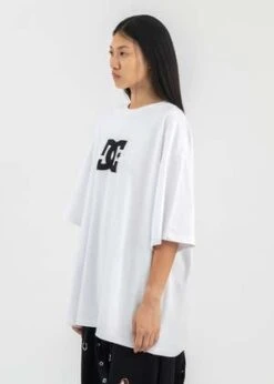 KidillSHORT SLEEVE WIDE TEE COLLAB WITH DC SHOES ANARCHY - WHITE -Patagonia Clothing Shop WHITE SHORT SLEEVE WIDE TEE COLLAB WITH DC SHOES ANARCHY 20230921030534 1