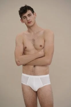 Moi-basicsMoi-Basics Brief - White